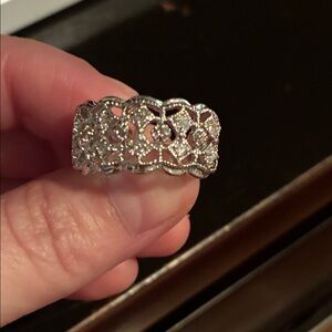Elegant Silver Filigree Ring